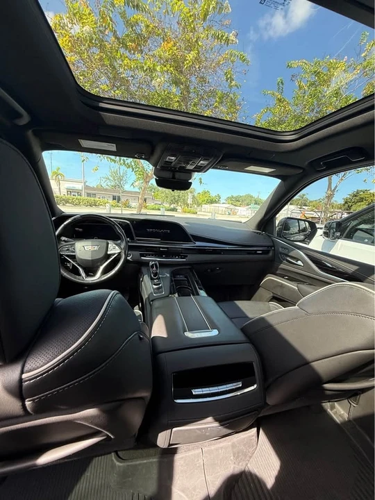 2024 Cadillac Escalade 5th Gen - Image 9 of 10