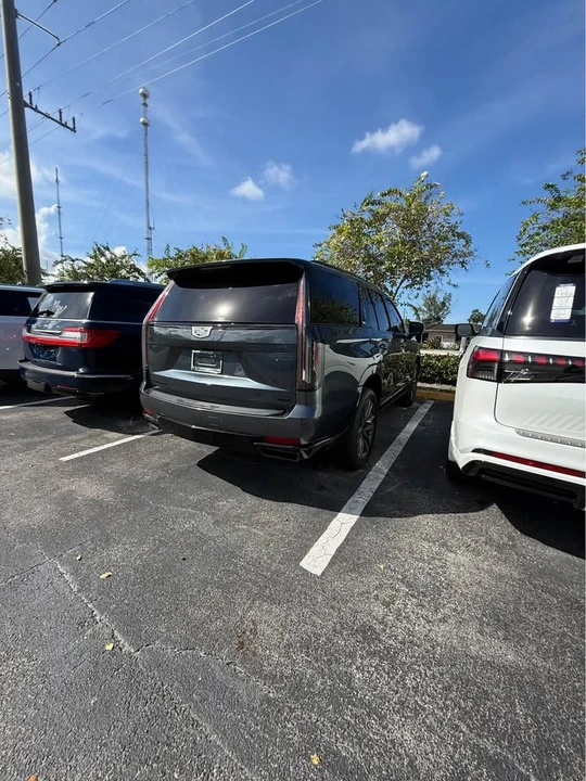2024 Cadillac Escalade 5th Gen - Image 4 of 10