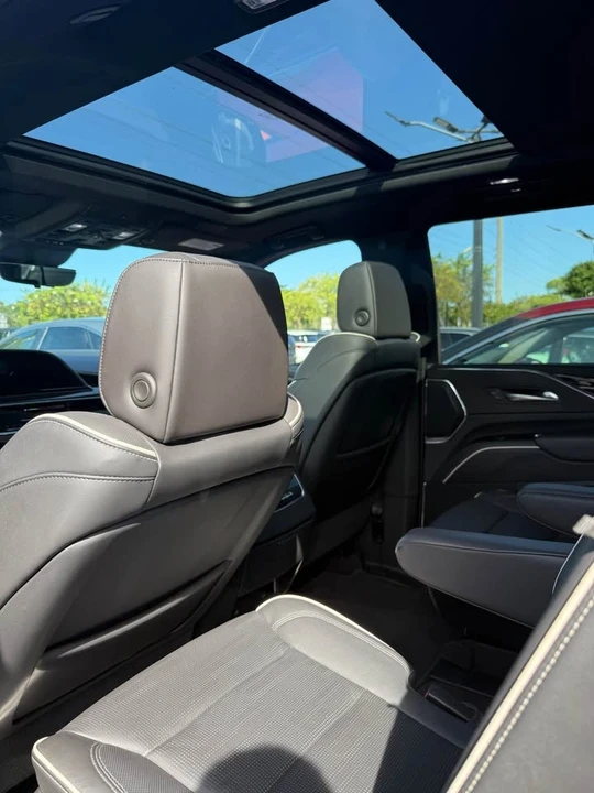 2024 Cadillac Escalade 5th Gen - Image 8 of 10