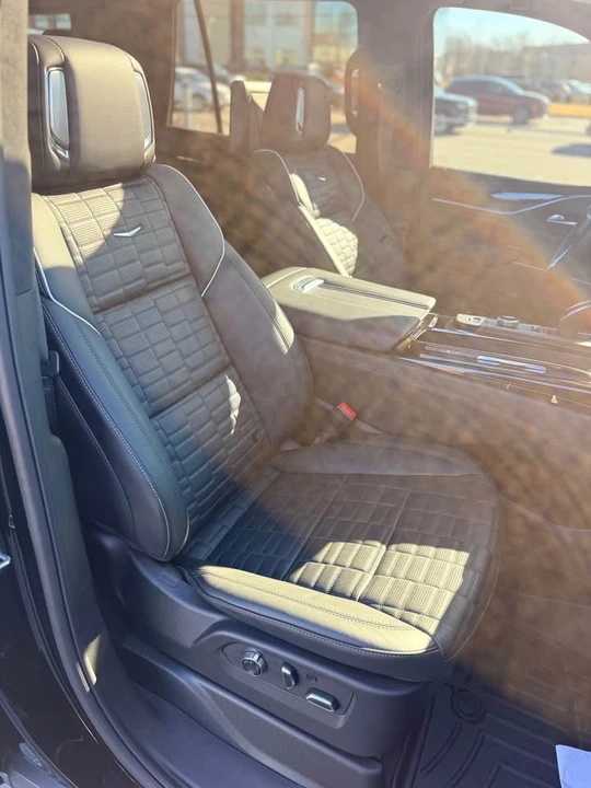 2024 Cadillac Escalade-V 5th Gen - Image 14 of 18