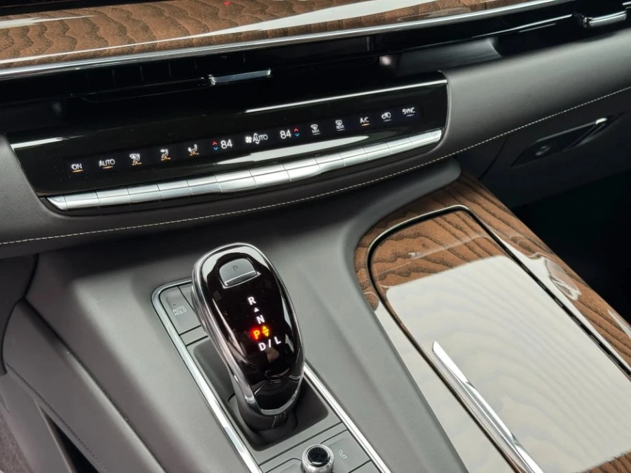 2024 Cadillac Escalade 5th Gen - Image 8 of 13