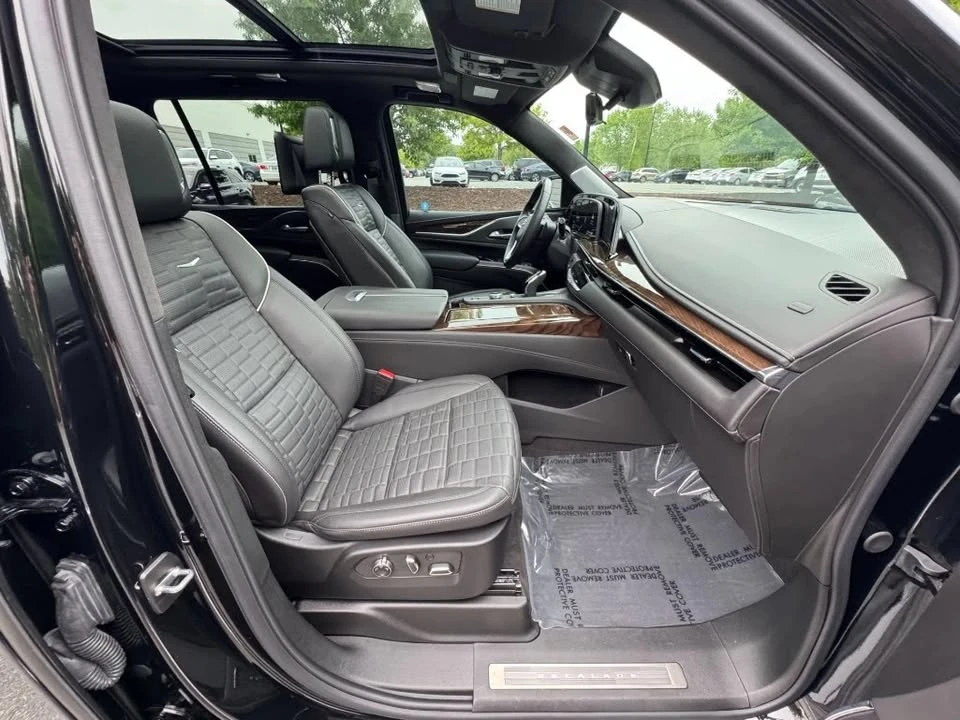 2024 Cadillac Escalade 5th Gen - Image 5 of 13