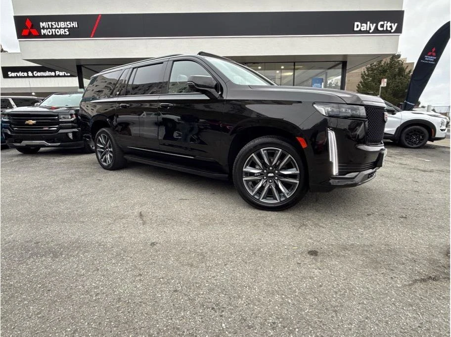2024 Cadillac Escalade 5th Gen - Image 5 of 10