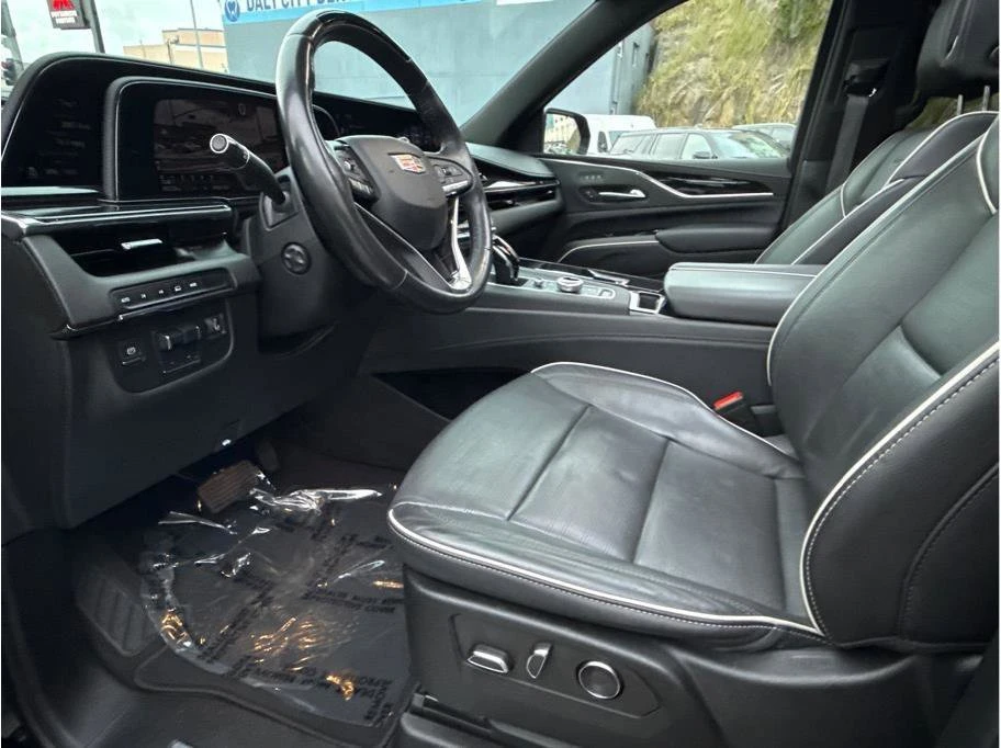 2024 Cadillac Escalade 5th Gen - Image 9 of 10
