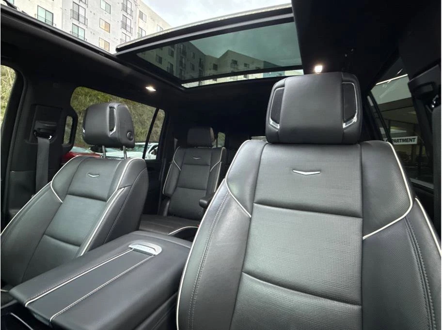 2024 Cadillac Escalade 5th Gen - Image 8 of 10
