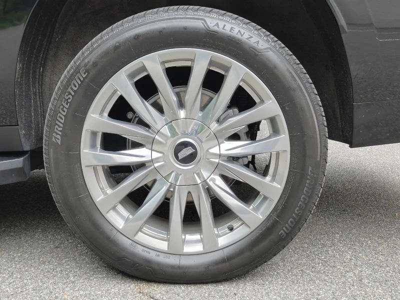 2024 Cadillac Escalade 5th Gen - Image 15 of 18