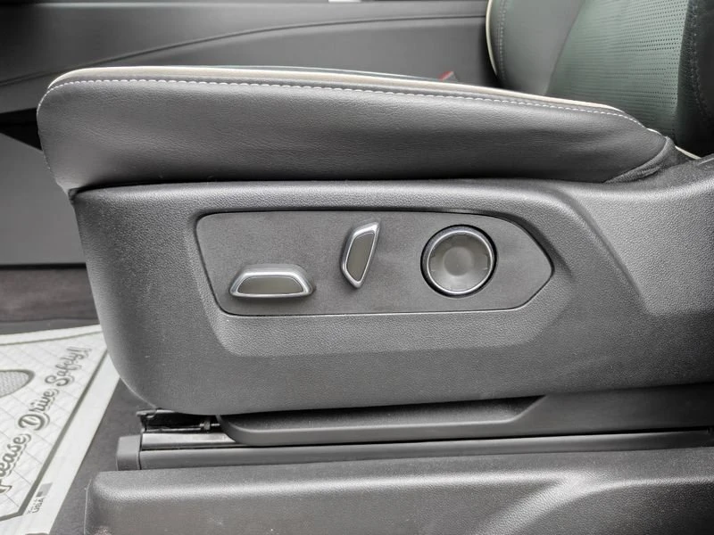2024 Cadillac Escalade 5th Gen - Image 18 of 18