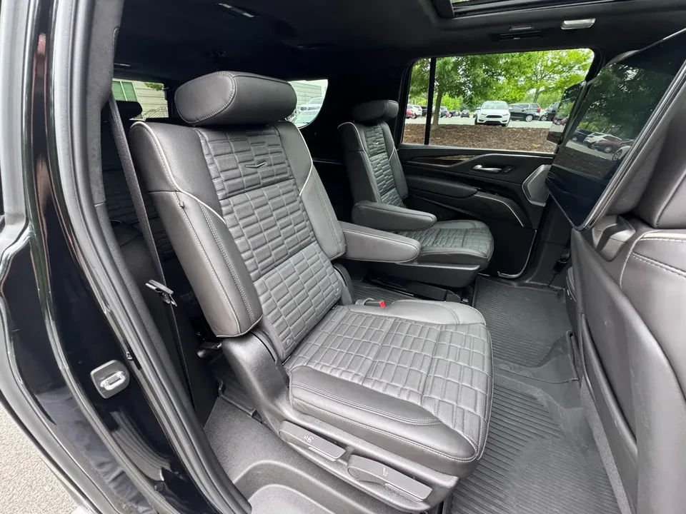 2024 Cadillac Escalade 5th Gen - Image 8 of 10