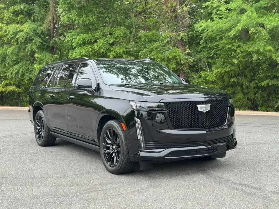 2024 Cadillac Escalade 5th Gen - Image 2 of 11