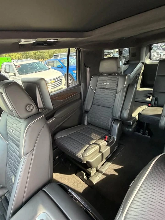 2024 Cadillac Escalade 5th Gen - Image 10 of 11