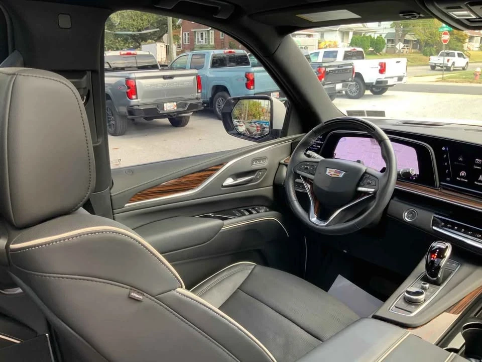 2024 Cadillac Escalade 5th Gen - Image 9 of 20