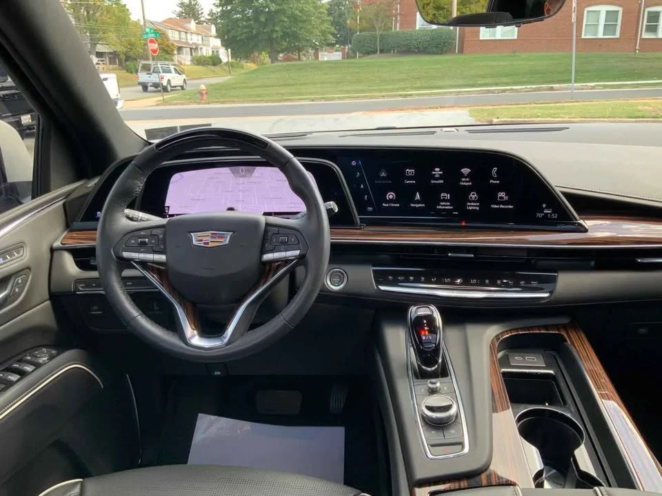 2024 Cadillac Escalade 5th Gen - Image 19 of 20