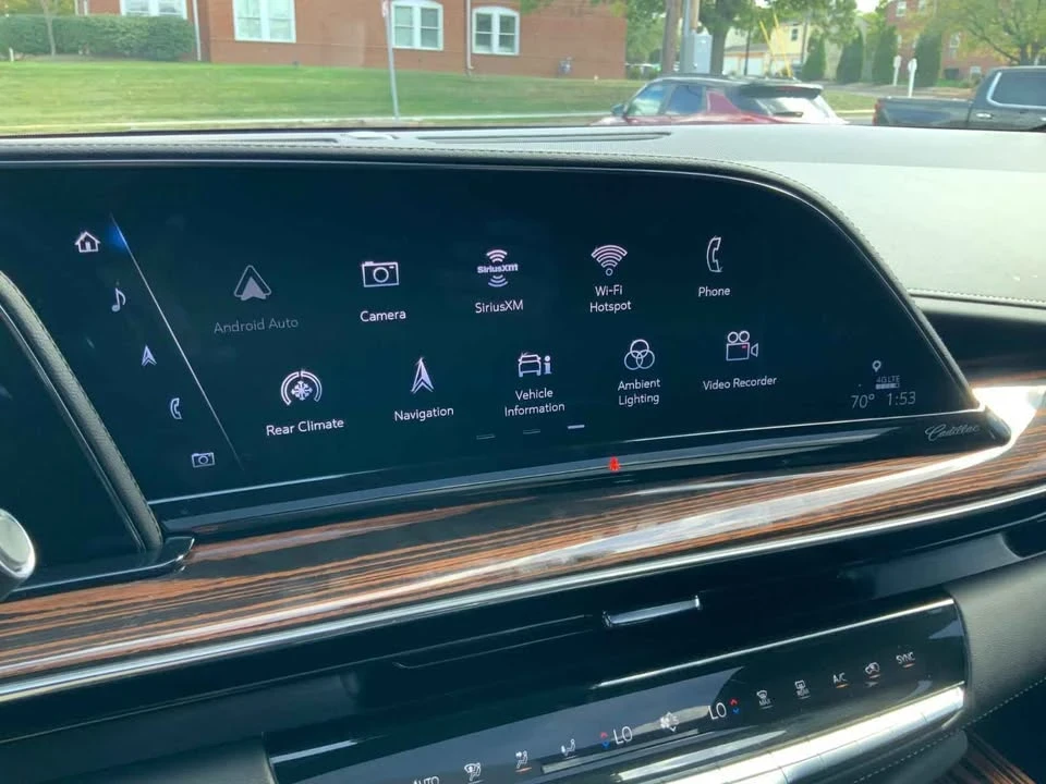 2024 Cadillac Escalade 5th Gen - Image 13 of 20