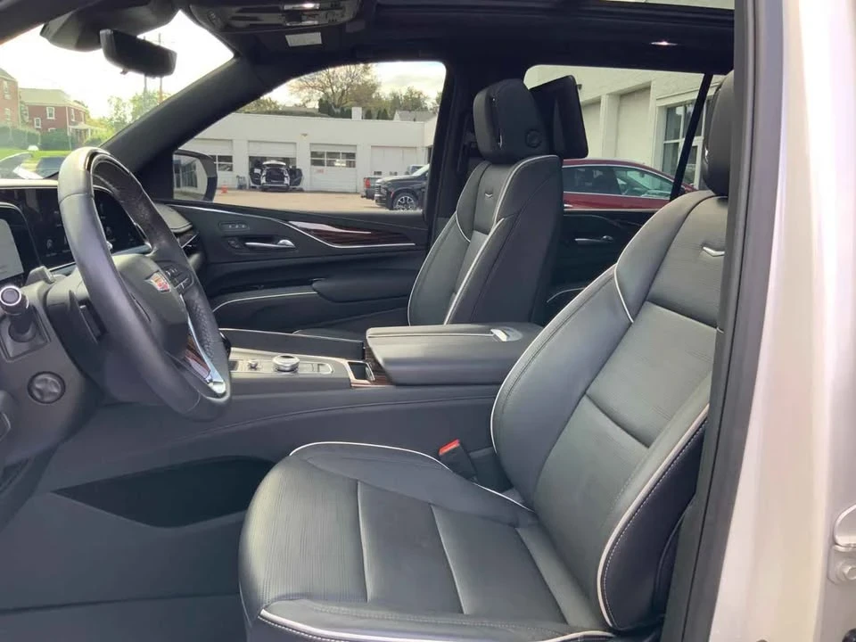 2024 Cadillac Escalade 5th Gen - Image 14 of 20