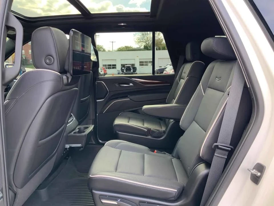 2024 Cadillac Escalade 5th Gen - Image 18 of 20