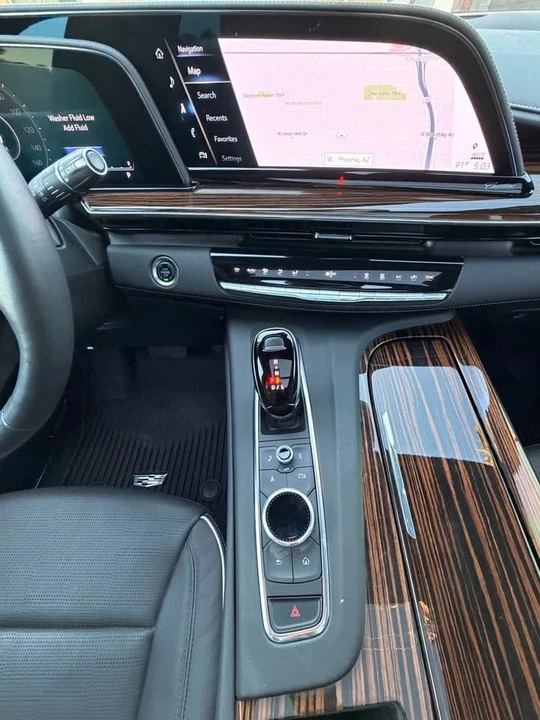 2024 Cadillac Escalade 5th Gen - Image 12 of 19