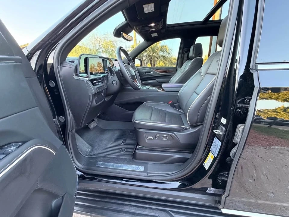 2024 Cadillac Escalade 5th Gen - Image 14 of 19