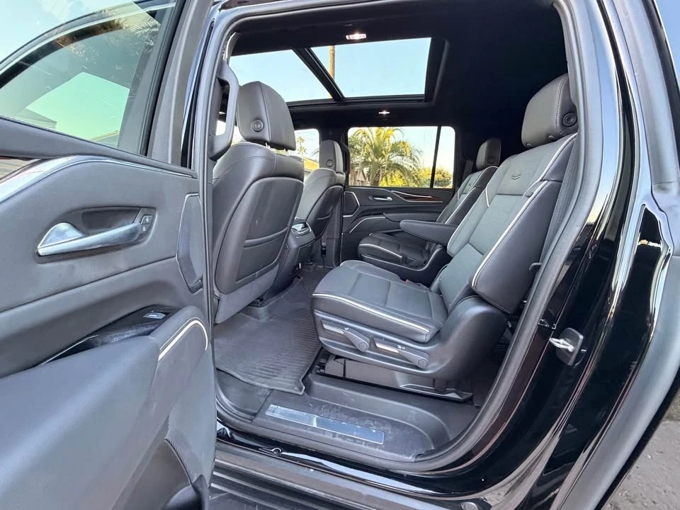 2024 Cadillac Escalade 5th Gen - Image 18 of 19