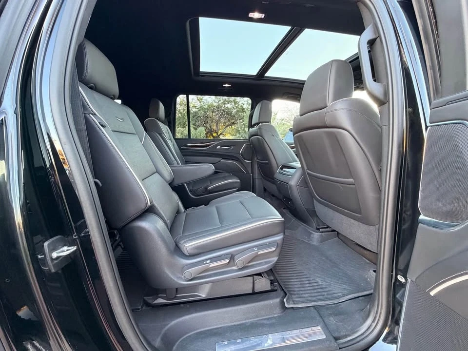 2024 Cadillac Escalade 5th Gen - Image 16 of 19