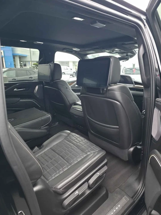 2024 Cadillac Escalade 5th Gen - Image 9 of 10