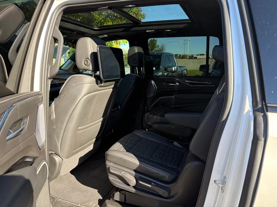 2024 Cadillac Escalade 5th Gen - Image 7 of 13