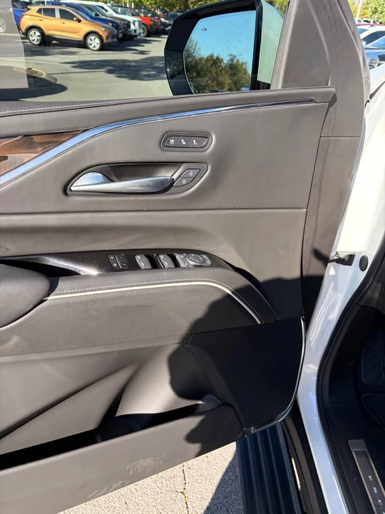 2024 Cadillac Escalade 5th Gen - Image 8 of 13