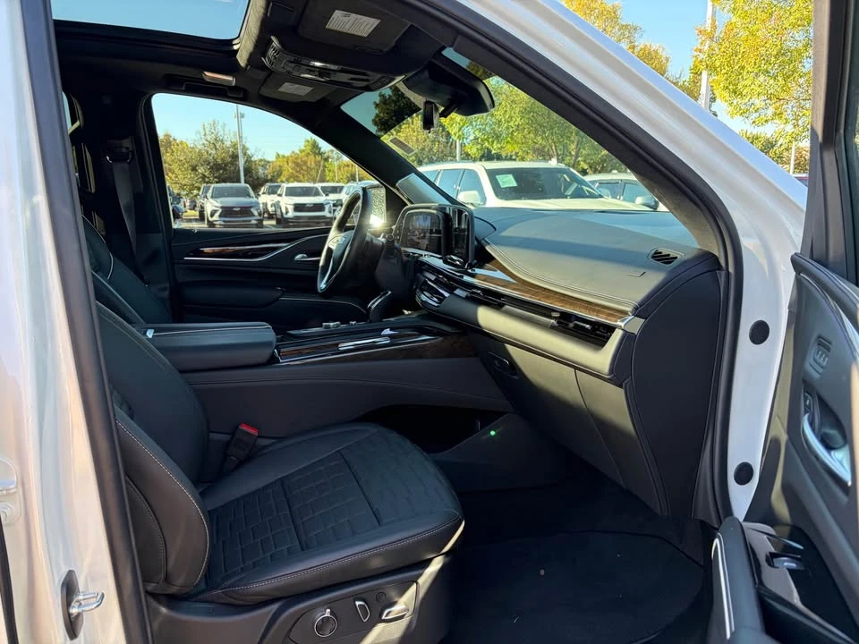 2024 Cadillac Escalade 5th Gen - Image 3 of 13