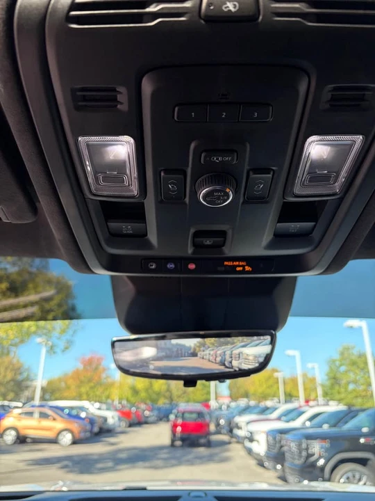 2024 Cadillac Escalade 5th Gen - Image 12 of 13