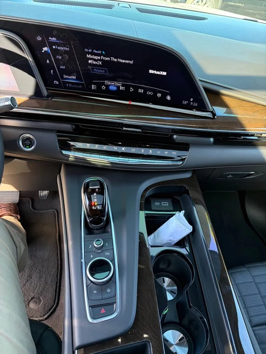 2024 Cadillac Escalade 5th Gen - Image 11 of 13