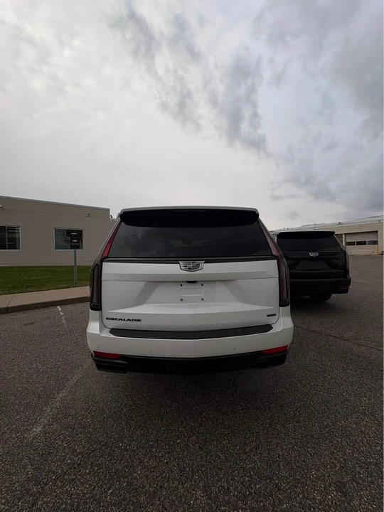 2024 Cadillac Escalade 5th Gen - Image 6 of 8