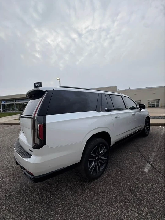2024 Cadillac Escalade 5th Gen - Image 7 of 8