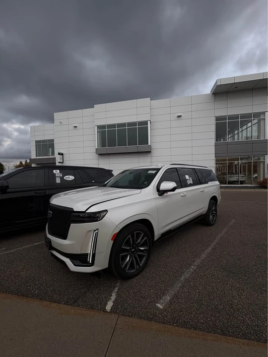 2024 Cadillac Escalade 5th Gen - Image 2 of 8