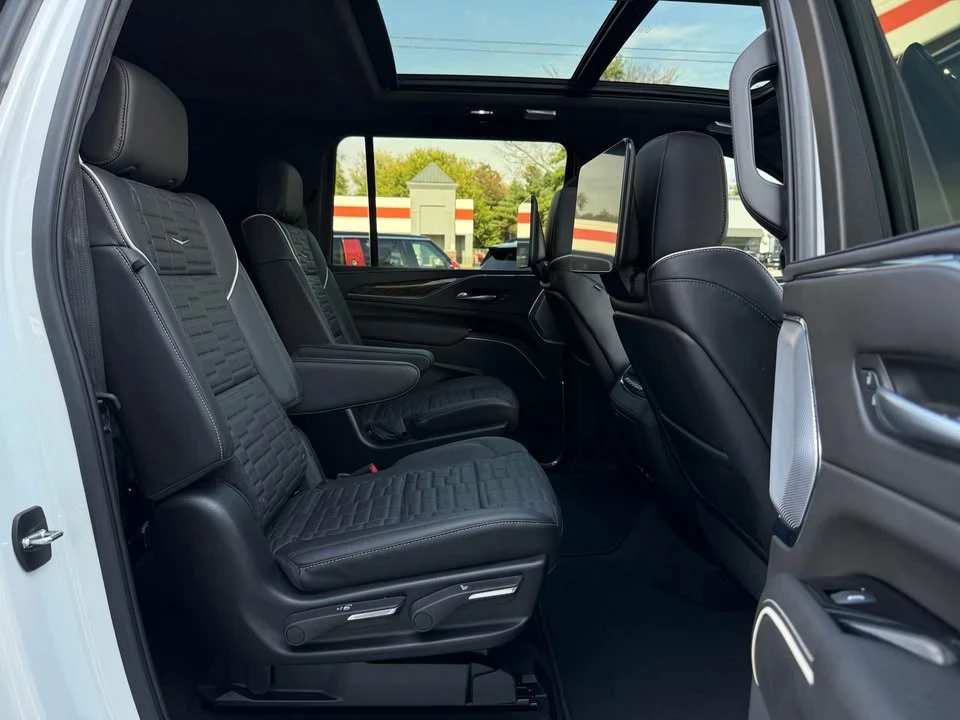 2024 Cadillac Escalade 5th Gen - Image 11 of 20