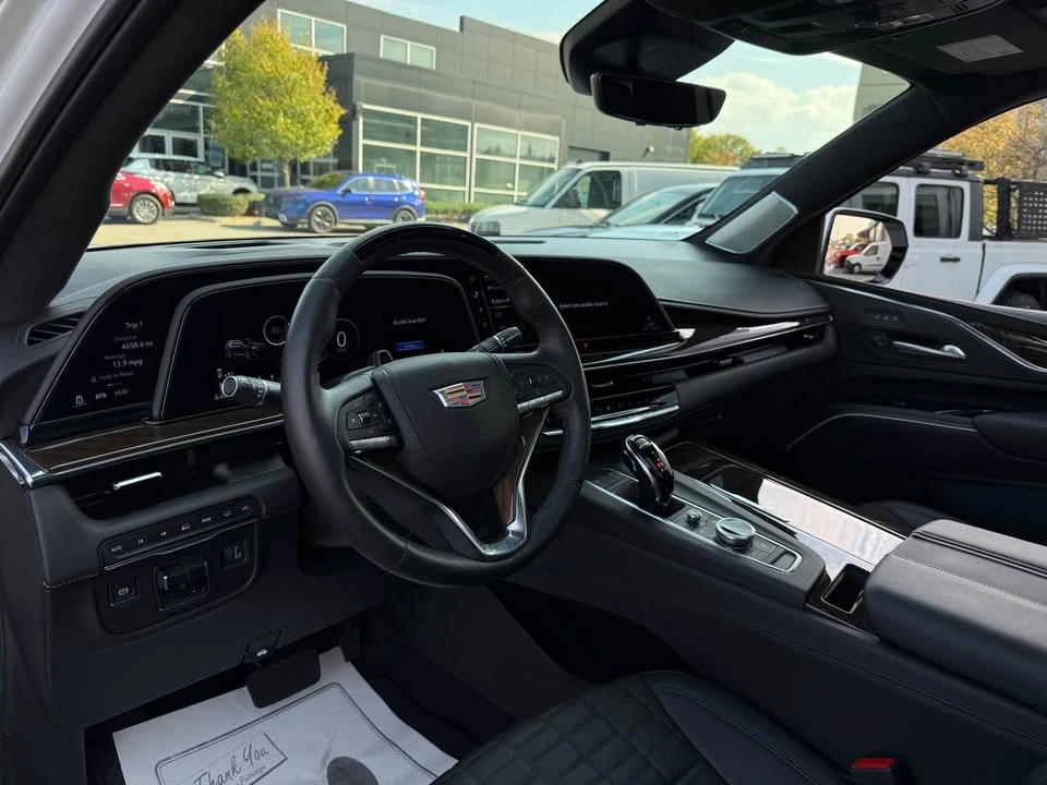 2024 Cadillac Escalade 5th Gen - Image 17 of 20