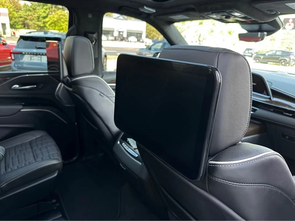 2024 Cadillac Escalade 5th Gen - Image 12 of 20