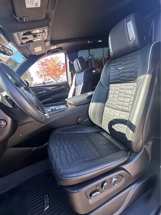 2024 Cadillac Escalade 5th Gen - Image 13 of 18