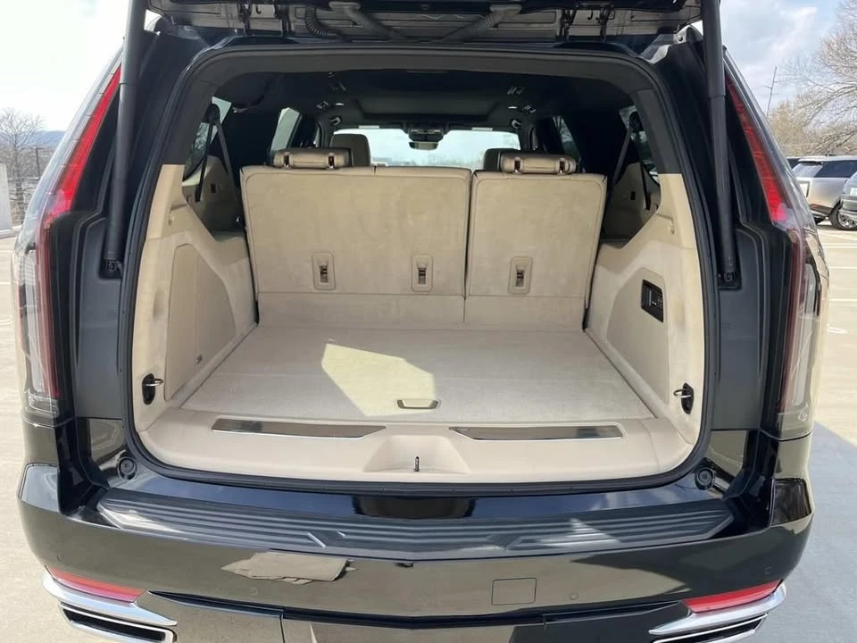 2024 Cadillac Escalade 5th Gen - Image 12 of 20