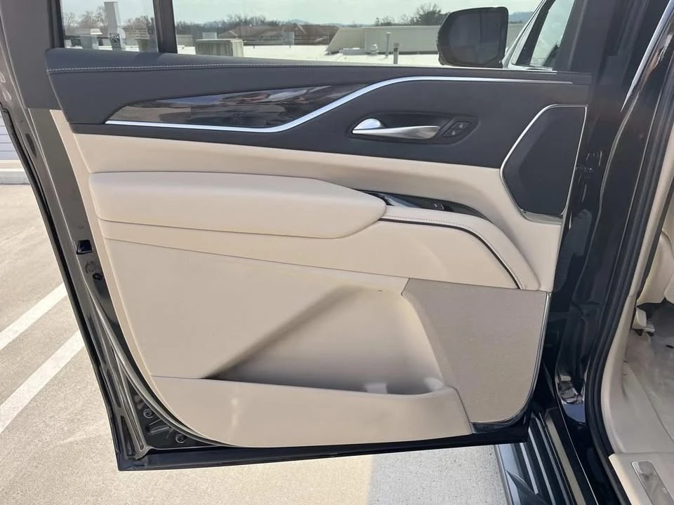 2024 Cadillac Escalade 5th Gen - Image 19 of 20