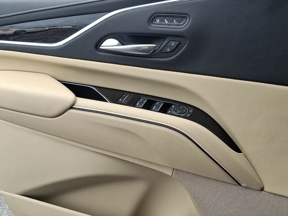 2024 Cadillac Escalade 5th Gen - Image 12 of 18