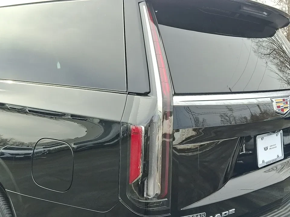 2024 Cadillac Escalade 5th Gen - Image 10 of 18