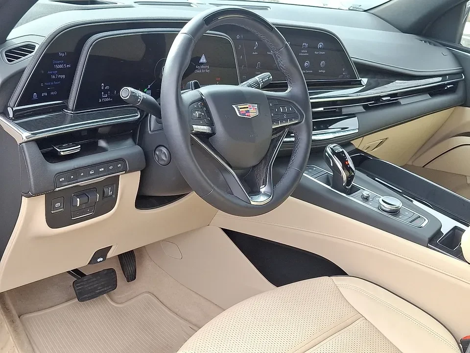 2024 Cadillac Escalade 5th Gen - Image 13 of 18