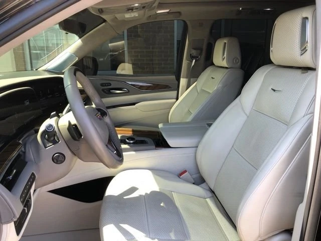 2024 Cadillac Escalade 5th Gen - Image 9 of 16