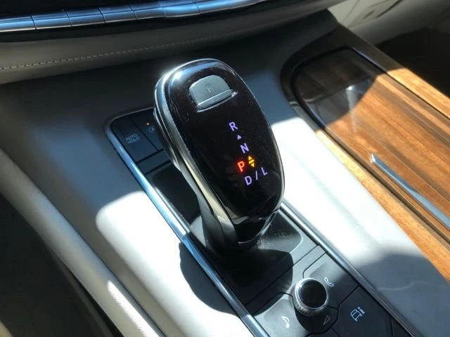 2024 Cadillac Escalade 5th Gen - Image 13 of 16