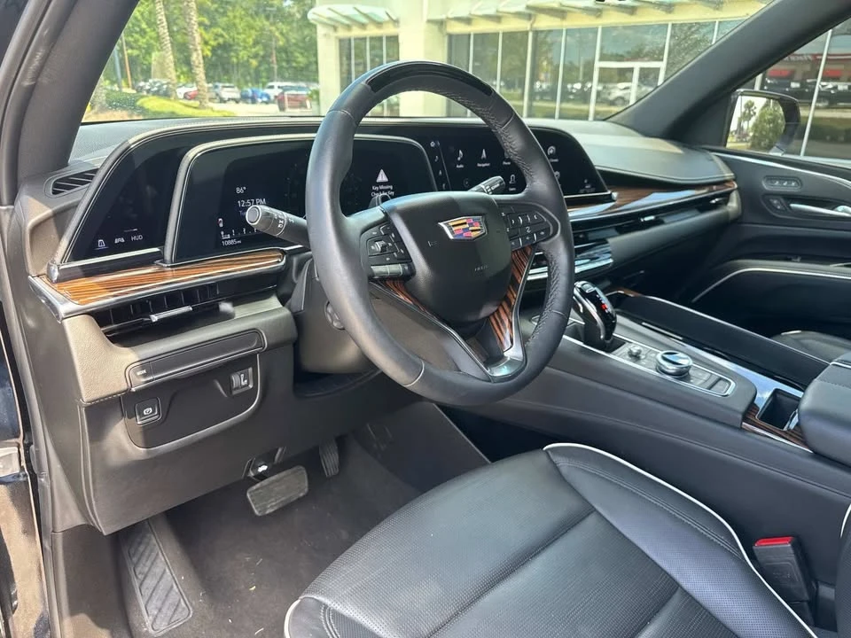 2024 Cadillac Escalade 5th Gen - Image 16 of 20