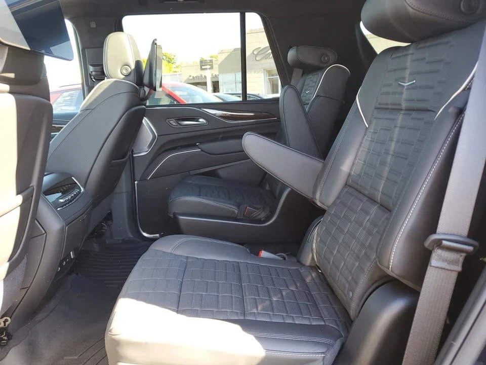 2024 Cadillac Escalade 5th Gen - Image 14 of 20