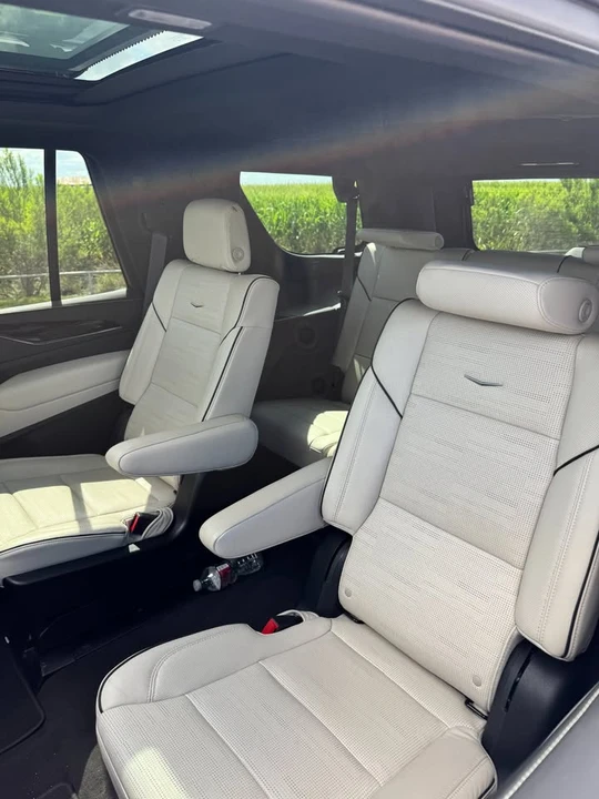 2024 Cadillac Escalade 5th Gen - Image 8 of 9