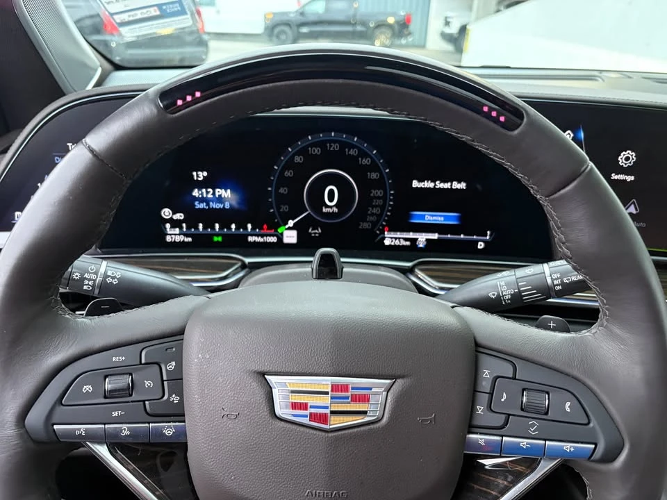 2024 Cadillac Escalade 5th Gen - Image 15 of 20