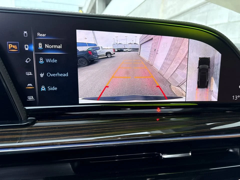 2024 Cadillac Escalade 5th Gen - Image 14 of 20