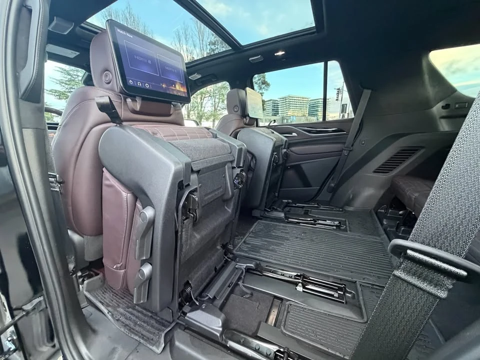 2024 Cadillac Escalade 5th Gen - Image 13 of 20