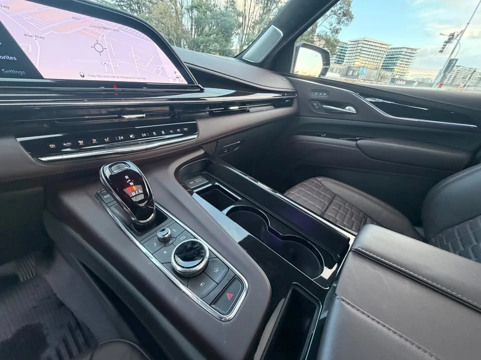 2024 Cadillac Escalade 5th Gen - Image 17 of 20